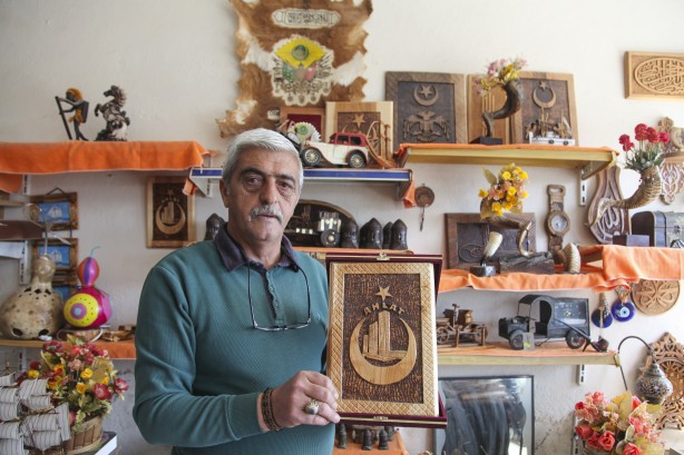 Foto - Bitlisli usta koç boynuzlarını dekoratif ürünlere dönüştürüyor