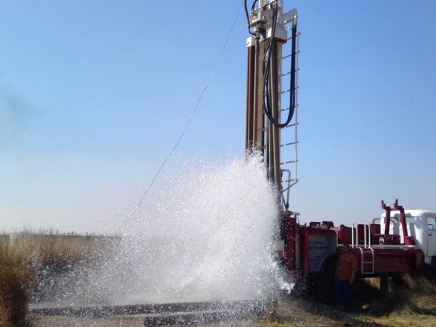 Foto - Bitlis'te 60 noktada bulundu! Saniyede 6-7 litre akıyor