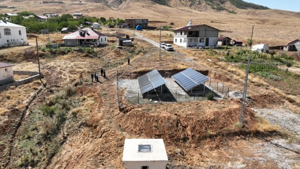 Foto - Bitlis'te 60 noktada bulundu! Saniyede 6-7 litre akıyor