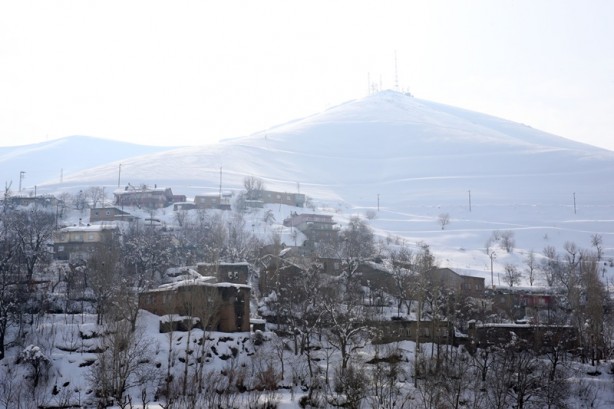 Bitlis'te çığ tehlikesi! 40 ev boşaltıldı