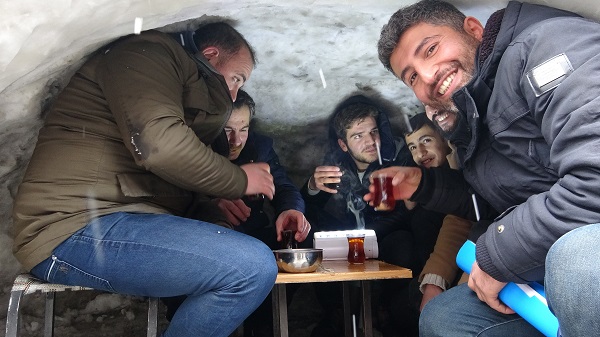 Foto - Bitlis'te yapılan iglo dikkat çekti! Bu manzara yalnızca bizde olurdu