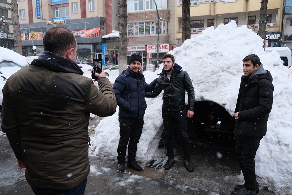 Foto - Bitlis'te yapılan iglo dikkat çekti! Bu manzara yalnızca bizde olurdu