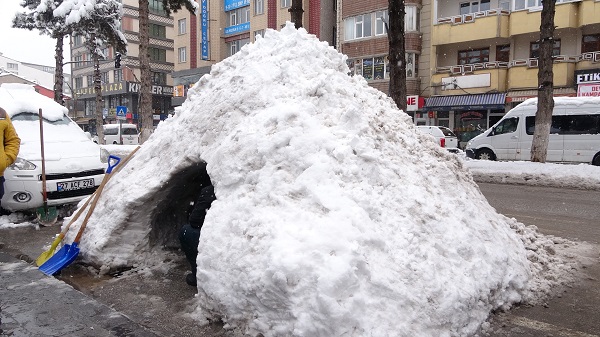 Foto - Bitlis'te yapılan iglo dikkat çekti! Bu manzara yalnızca bizde olurdu