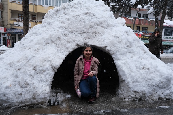 Foto - Bitlis'te yapılan iglo dikkat çekti! Bu manzara yalnızca bizde olurdu