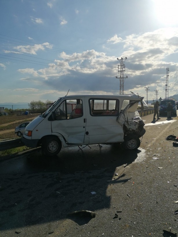 Foto - Bitlis'te yürekler ağza geldi: 17'si öğrenci 20 kişi yaralandı