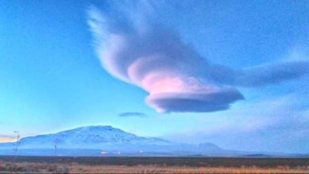 Bitlis'teki sıradışı bulut tabakası görenleri şaşırttı