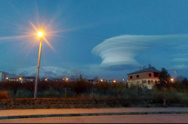 Foto - Bitlis'teki sıradışı bulut tabakası görenleri şaşırttı