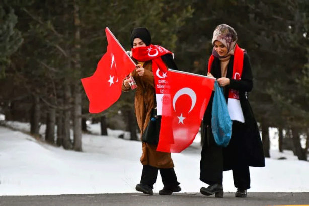 Foto - 'Biz Hep Aynı İzdeyiz' yürüyüşü başladı! Binlerce kişi oraya akın etti 