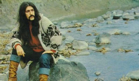 Foto - Biz hiç farkında olmadık ama Barış Manço Türk tarihi ve kültürünü 69 şarkının içine tek tek gizlemiş