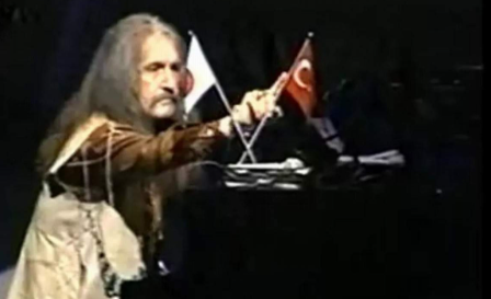 Foto - Biz hiç farkında olmadık ama Barış Manço Türk tarihi ve kültürünü 69 şarkının içine tek tek gizlemiş