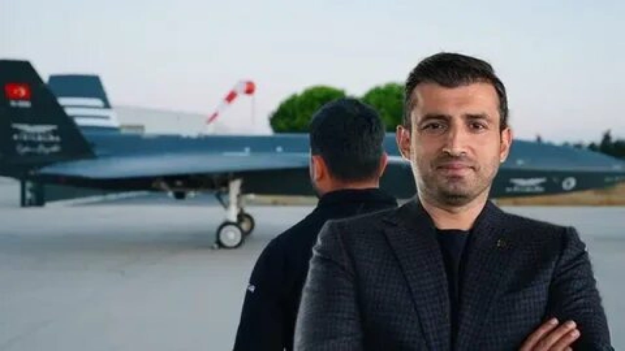 Foto - Bizde hala KAAN’a kalorifer peteği diyen cahiller var! İtalyanlardan Bayraktar’a ilginç benzetme