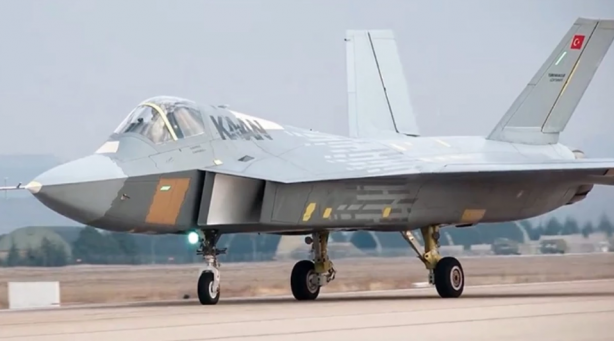 Foto - Bizdeki basın görmezden gelirken Dünya KAAN’ı böyle gördü