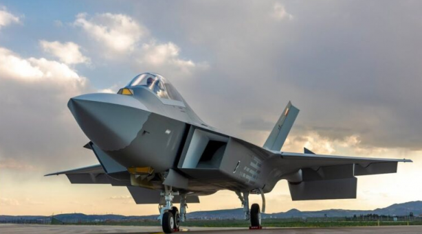 Bizdeki basın görmezden gelirken Dünya KAAN’ı böyle gördü