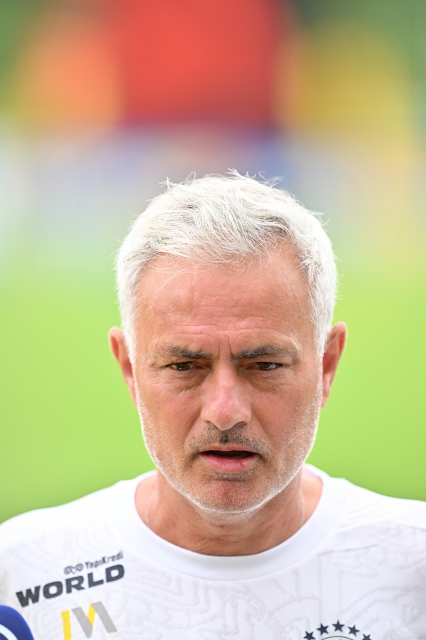 Foto - Bize satın dediler: Flaş çağrı: Fenerbahçe'nin çılgın teklifini açıkladılar: Mourinho 7 isme kapıyı gösterdi