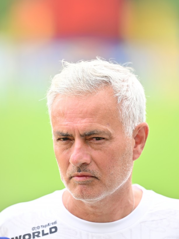 Foto - Bize satın dediler: Flaş çağrı: Fenerbahçe'nin çılgın teklifini açıkladılar: Mourinho 7 isme kapıyı gösterdi