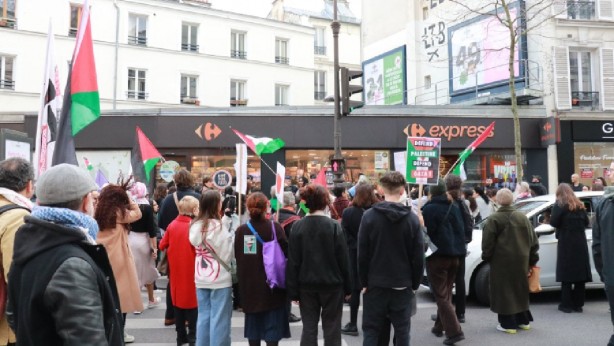 Foto - Bizim "mışıl mışıl uyuyan Müslümanlar" biraz olsun utanır mı acaba? Fransa’da Gazze için yaptıkları şey "Helal olsun" dedirtti