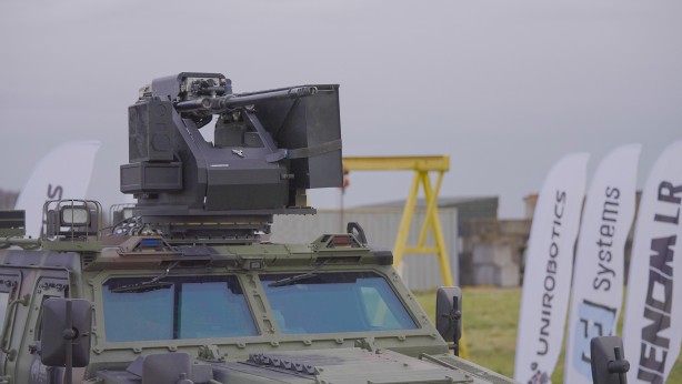 Foto - Bizim önümüzde kimse duramaz! Türk savunma sanayisinin iki devi güçlerini birleştirdi! EJDER YALÇIN 4X4 İngiltere’de test atışları yaptı!