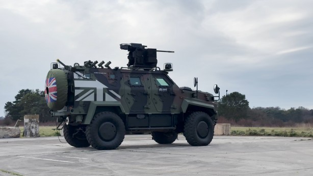 Foto - Bizim önümüzde kimse duramaz! Türk savunma sanayisinin iki devi güçlerini birleştirdi! EJDER YALÇIN 4X4 İngiltere’de test atışları yaptı!