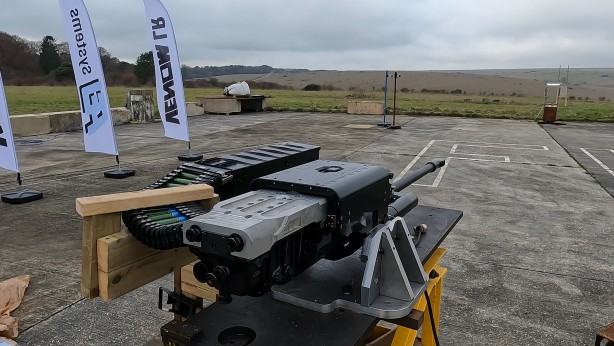 Bizim önümüzde kimse duramaz! Türk savunma sanayisinin iki devi güçlerini birleştirdi! EJDER YALÇIN 4X4 İngiltere’de test atışları yaptı!