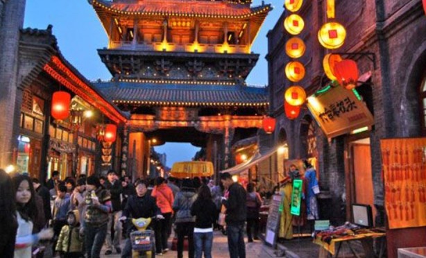 Foto - Bizim solaklar 1 Mayıs’ta cam çerçeve indiriyor! Elin komünisti turizmden para kazanıyor!