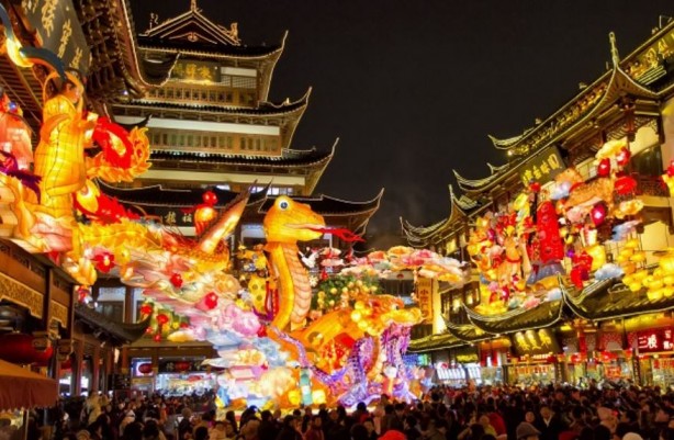 Foto - Bizim solaklar 1 Mayıs’ta cam çerçeve indiriyor! Elin komünisti turizmden para kazanıyor!