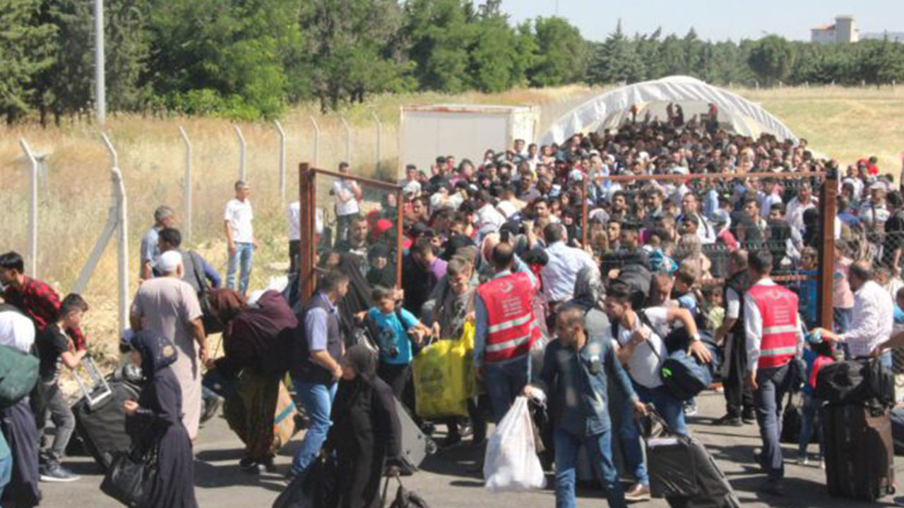 Foto - BM dünyaya ilan etti: 80 bin kişi bir anda Türkiye'yi terk etti! Her gün 2 bin kişi gidiyor