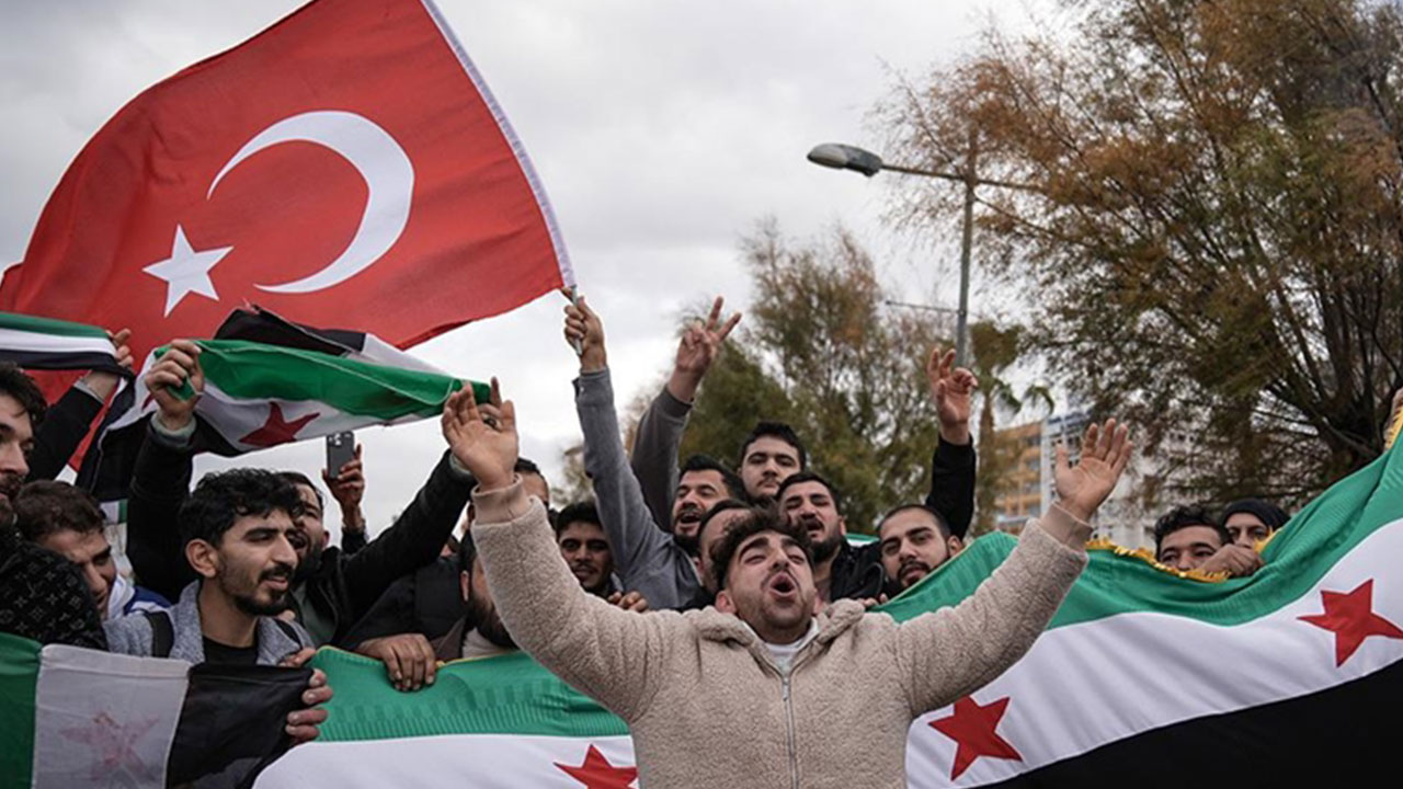 Foto - BM dünyaya ilan etti: 80 bin kişi bir anda Türkiye'yi terk etti! Her gün 2 bin kişi gidiyor