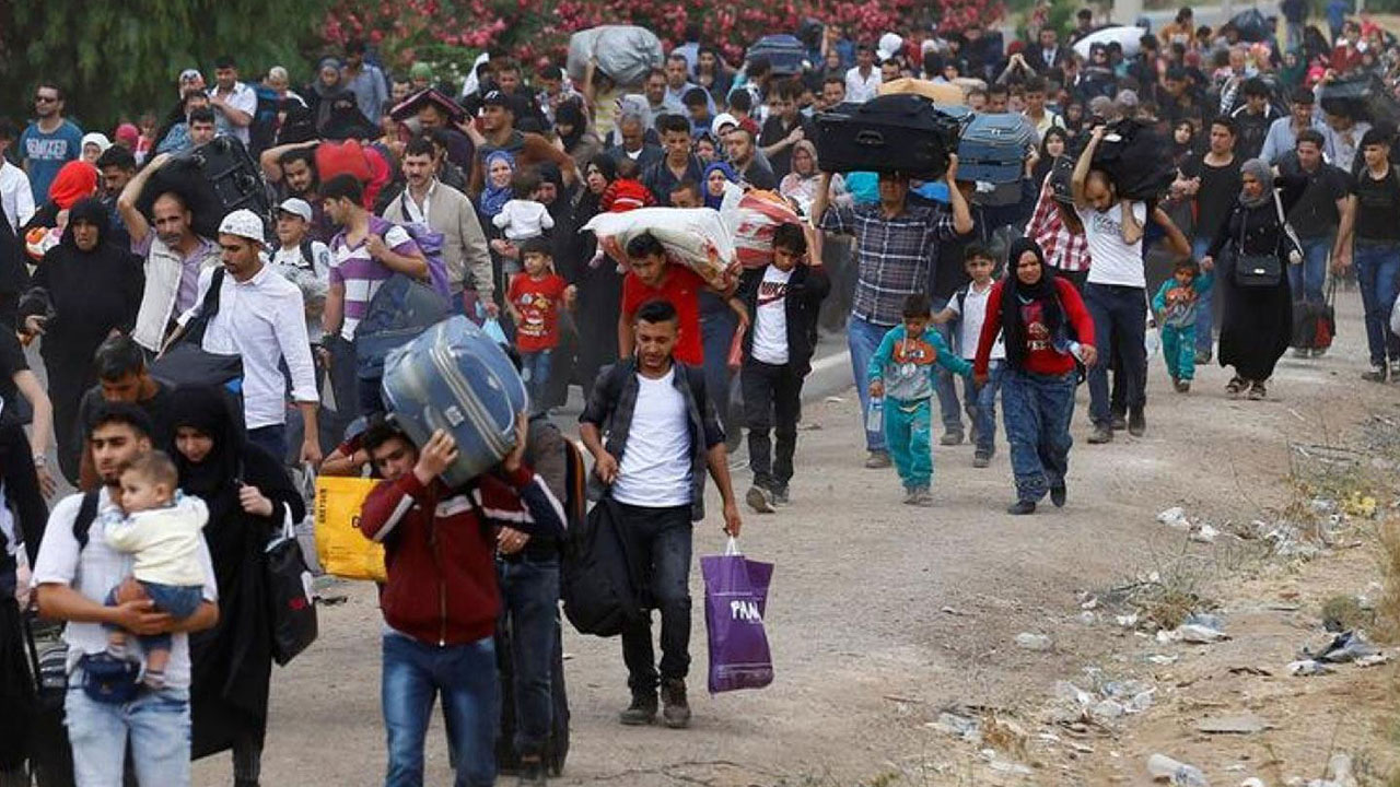 Foto - BM dünyaya ilan etti: 80 bin kişi bir anda Türkiye'yi terk etti! Her gün 2 bin kişi gidiyor