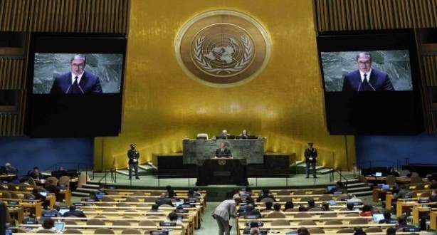 Foto - BM'nin Srebrenitsa kararı sonrası hüngür hüngür ağladı! Sırbistan Cumhurbaşkanı'nın zor anları