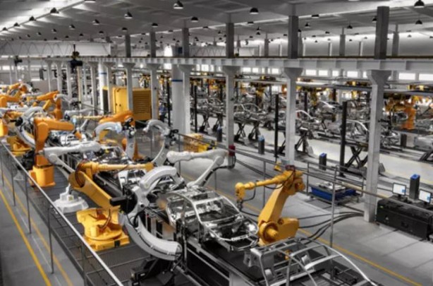 Foto - BMW CEO’sundan şaşırtan elektrikli otomobil itirafı: Onlarla rekabet etmek imkansız!