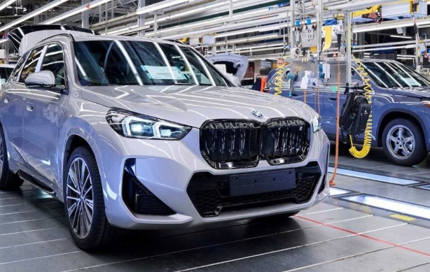 Foto - BMW elektrikli otomobilde rakiplerini ezip geçti