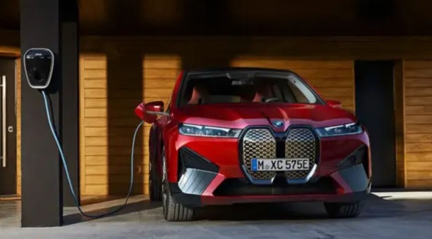 Foto - BMW elektrikli otomobilde rakiplerini ezip geçti