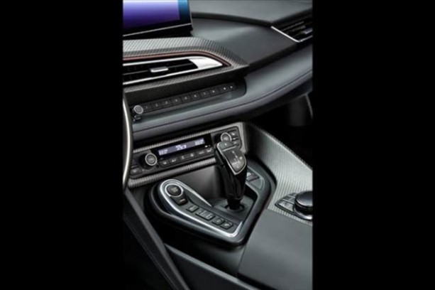 Foto - BMW i8'e kırmızı çok yakıştı