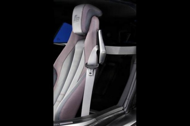 Foto - BMW i8'e kırmızı çok yakıştı