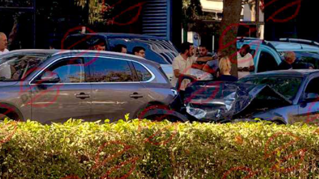 Foto - BMW Togg'a çarptı! Sonuç bakın ne oldu