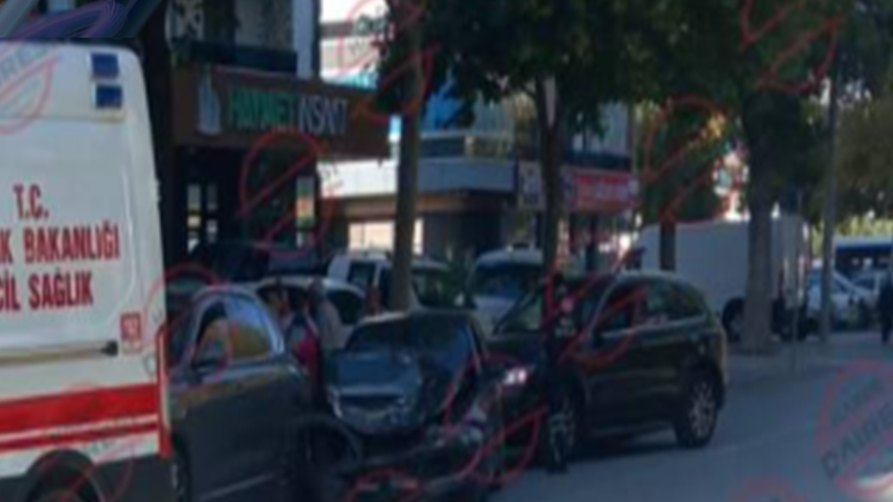 Foto - BMW Togg'a çarptı! Sonuç bakın ne oldu