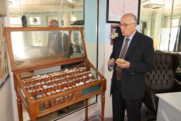 Böbreklerden çıkan taşlar görenleri hayrete düşürüyor!