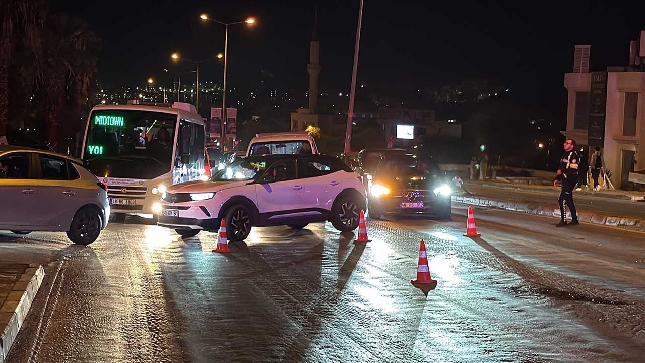 Foto - Bodrum’da feci kaza! Karşıdan karşıya geçmeye çalışan yaşlı kadın hayatını kaybetti! 