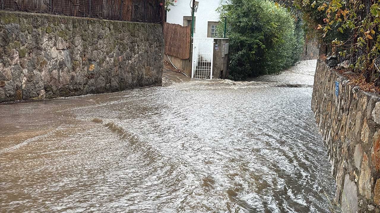 Foto - Bodrum’da felaket alarmı! Şiddetli sağanak dereleri taşırdı, evleri su bastı: Ekipler teyakkuza geçti!