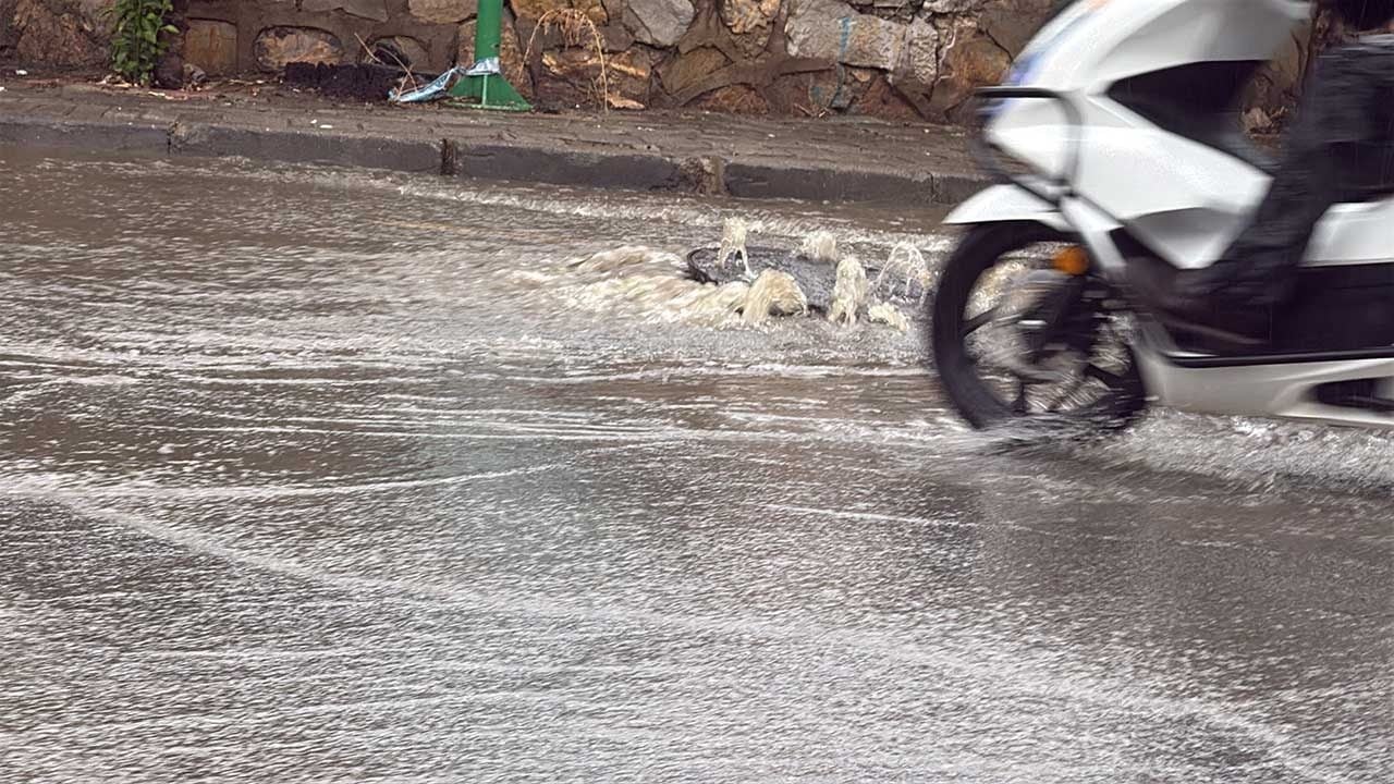 Bodrum’da felaket alarmı! Şiddetli sağanak dereleri taşırdı, evleri su bastı: Ekipler teyakkuza geçti!