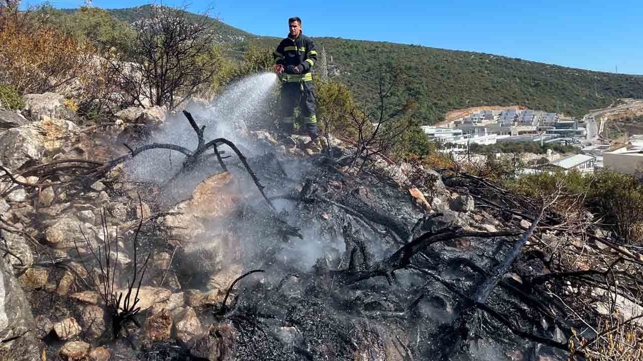Foto - Bodrum'da makilik alanda yangın çıktı: Alevler rüzgarın etkisiyle yayıldı 