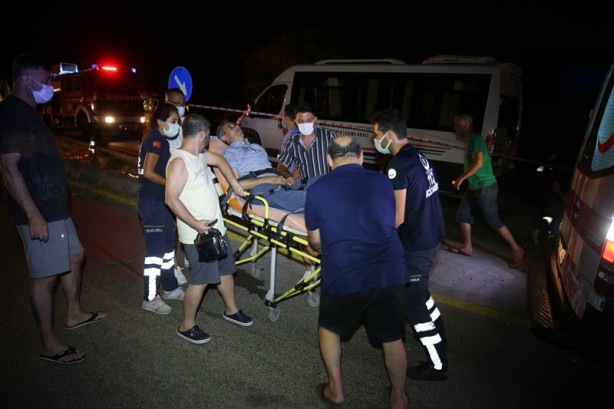 Foto - Bodrum'da minibüsle motosiklet çarpıştı: 1 ölü, 1 yaralı