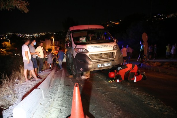 Foto - Bodrum'da minibüsle motosiklet çarpıştı: 1 ölü, 1 yaralı