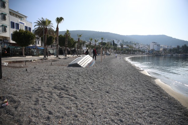 Foto - Bodrum'da yoğunluk yaşanan sahil ve caddelerde Kovid-19 denetimleri artırıldı