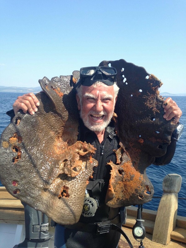 Foto - Bodrum'un son süngercisinden acı gerçek! Denizin altı çölleşiyor