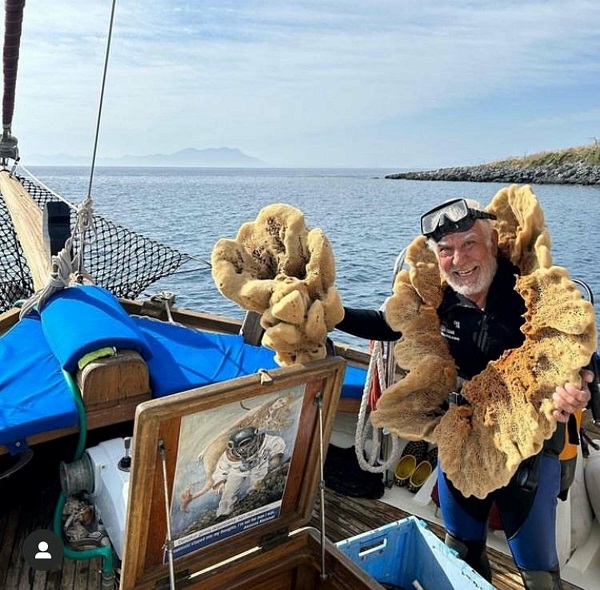 Foto - Bodrum'un son süngercisinden acı gerçek! Denizin altı çölleşiyor