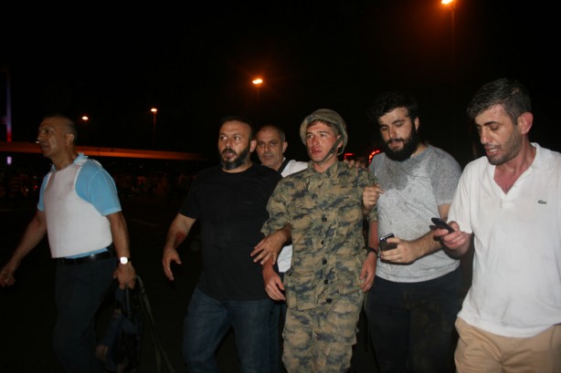 Foto - Boğaz Köprüsü'nün tepesinde sniperlı hain