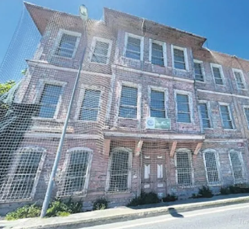 Foto - Boğaz'a sahip çıkacak belediye yok mu? Yeni moda tekerlekli yalı karavanlar...