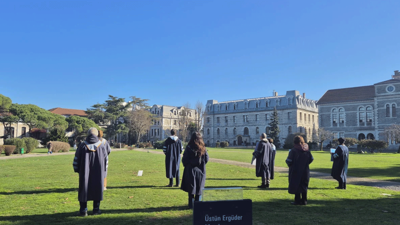 Foto - Boğaziçi Üniversitesi'nde dikilen akademisyenlerin maaşları dudak uçuklattı