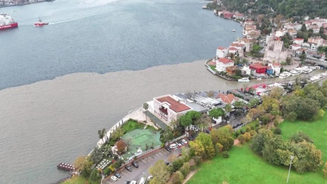 Foto - Boğazın rengi değişti! İstanbul Boğazı çamurla kaplandı